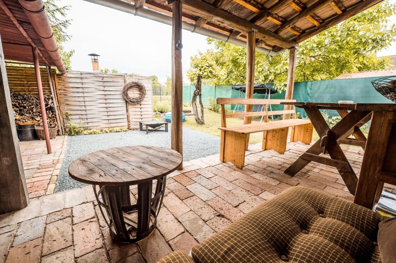Apartman Ve Dvore Ratiskovice Экстерьер фото