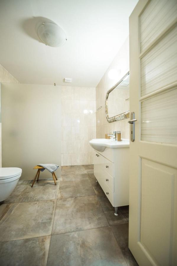 Apartman Ve Dvore Ratiskovice Экстерьер фото